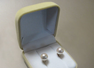 Kolczyki złote z perłami – biżuteria idealna