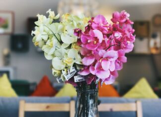 Jak wykorzystać sztuczne bukiety w częściowo naturalnych kompozycjach? Jak wykorzystać sztuczne bukiety w częściowo naturalnych kompozycjach