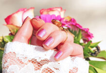 Czy podolog robi manicure