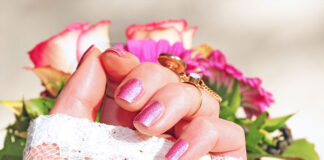 Czy podolog robi manicure