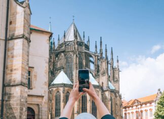 Podróże w stylu city break – co warto ze sobą zabrać? Podróże w stylu city break